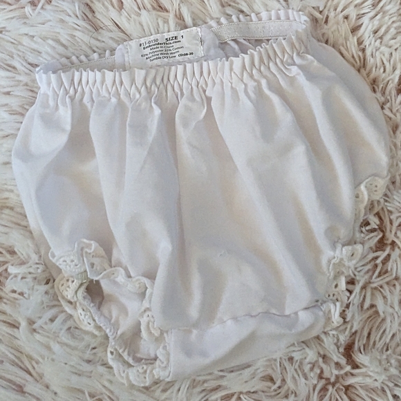 Monogrammed Baby Bloomers Double Seat White Eyelet Trim Size 0-6m - Picture 2 of 4